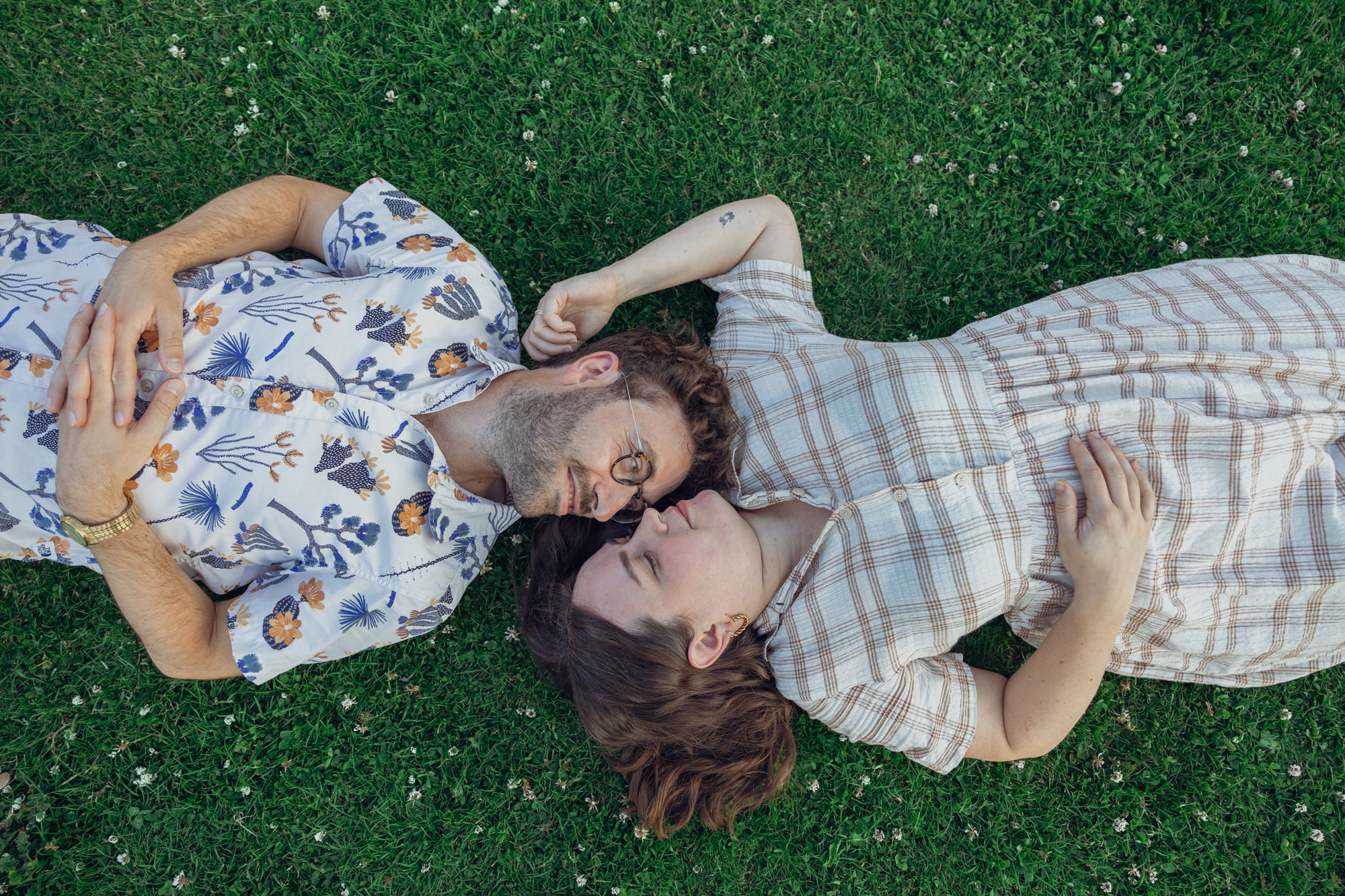 London grass couple shoot